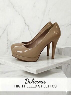 Delicious Nude Patent Heels / Pumps — Logo D with Heart Excellent Condition Sz 9